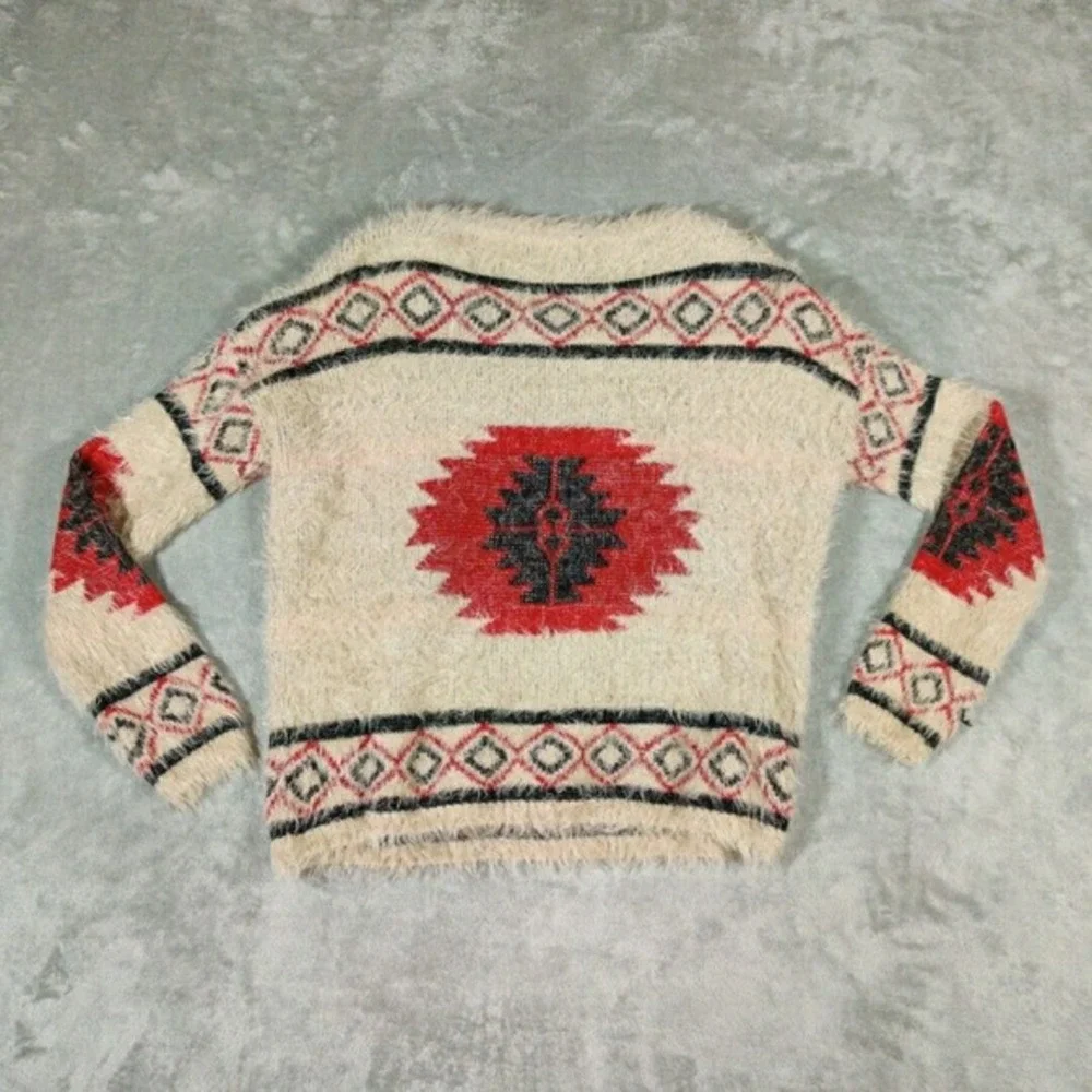 Double‎ Zero Sweater Womens Medium Cream Colored Fuzzy Aztec Print